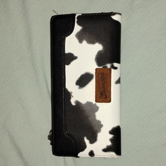 Wrangler Handbags - Wrangler Cow Print Bi-fold Wallet